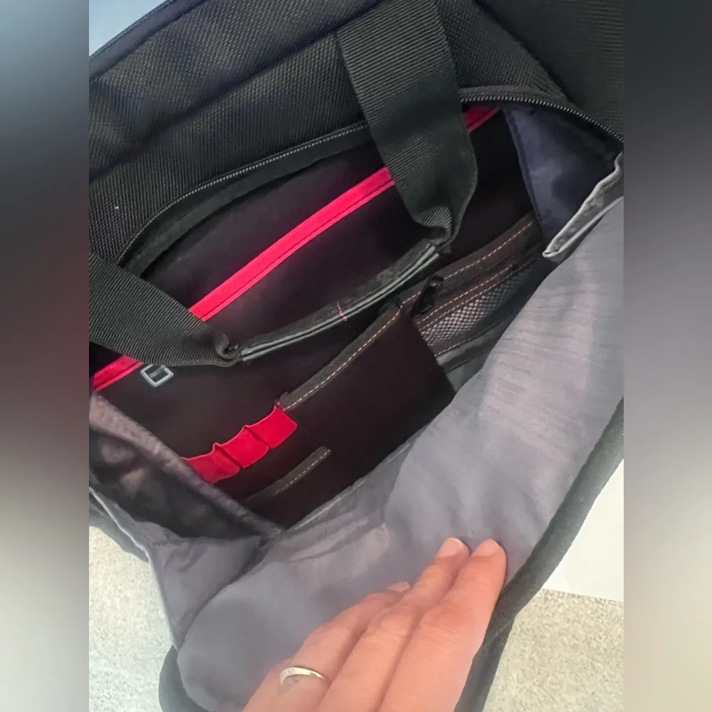 Samsonite - small, black laptop bag. Fits 13